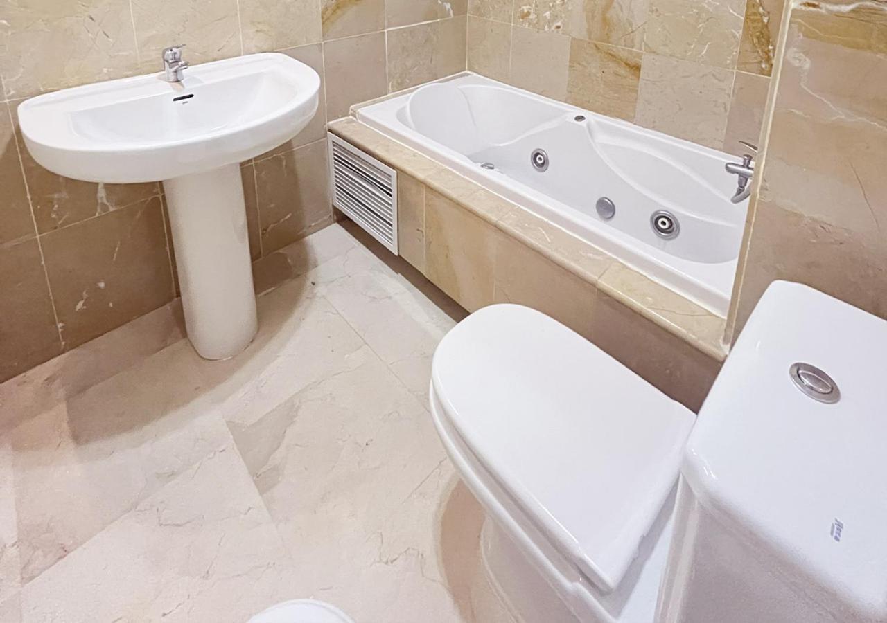 Apartamento Primera Linea Estepona By Isa Hoteles Екстериор снимка